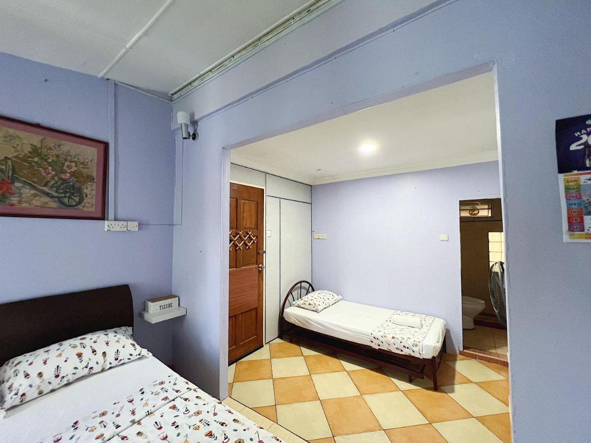 Merdeka Guest House 2 Kuching Buitenkant foto